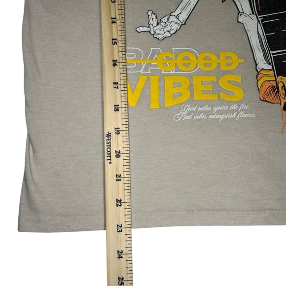 GSTR Kids Graphic T Shirt Skeleton Skateboard Bad Vibes Tee Size 14 16 - Picture 2 of 6